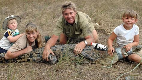 Steve Irwin s Son Recreates Dad s Nostalgic Moment, Feeding The Same ...
