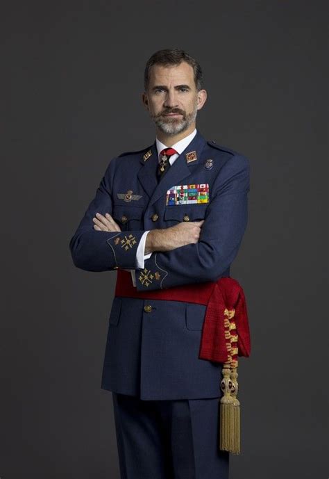 Su Majestad el Rey Felipe VI de España con uniforme de ...