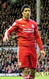 Suárez playing for Liverpool in December 2011