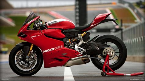 Superbike Ducati 1199 Panigale R Motor Balap Jalanan   Laurencius