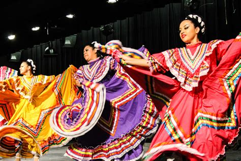 Surprise Mexican Folk Dance Performance – Westwood Horizon