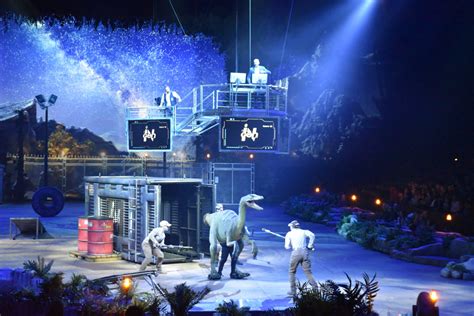 Take a peek behind the scenes of Jurassic World Live Tour   Dad Logic