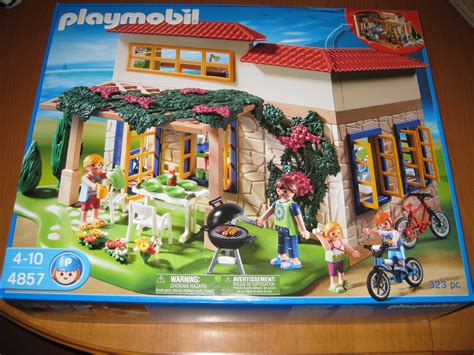 Take a Vacation With Playmobil s Summer House Playset | WIRED