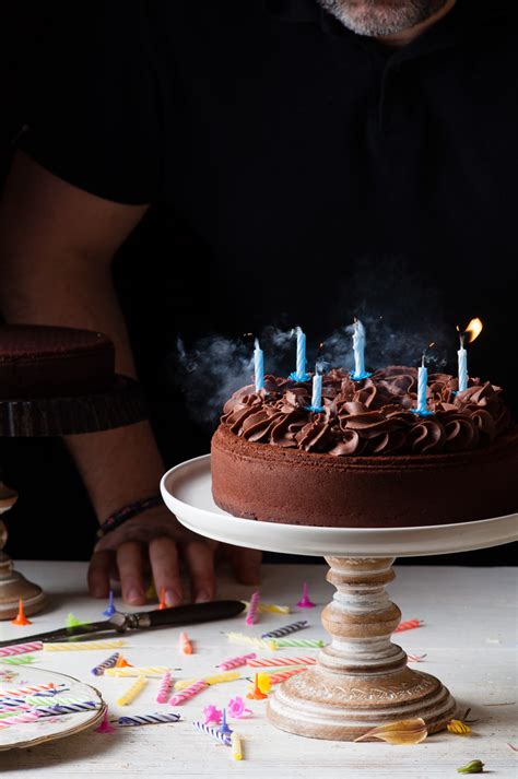 Tarta de Cumpleaños de Chocolate | Receta Fácil de ...