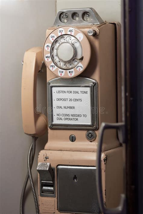 Telefono di paga antico immagine stock. Immagine di operatore   34586155