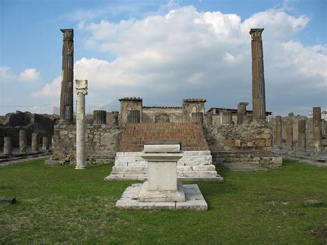 Templo de Apolo  Pompeya    Wikipedia, la enciclopedia libre