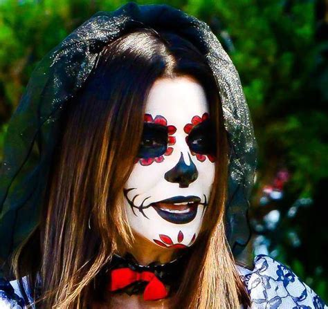 Tendance Halloween : le maquillage  Dia de los muertos ...