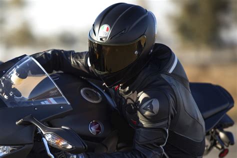 The 10 Best Motorcycle Helmets of 2017 | Digital Trends