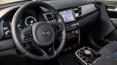The 2019 Kia Niro EV Asks You to Pay a Slight Premium | Automobile Magazine