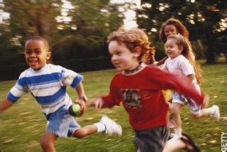 The benefits of playing outside for children   Glad ChildHood