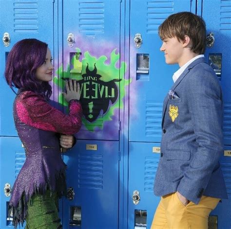 The Classic Disney Influences in the Costumes of  Descendants ...