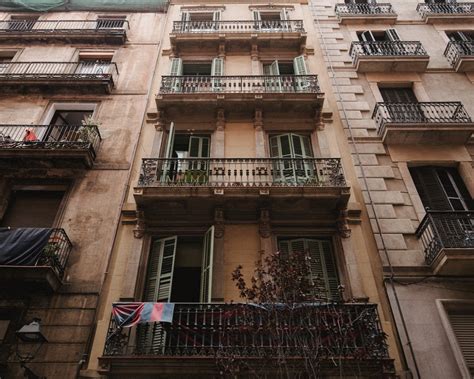 The government in Barcelona is seizing empty apartments from landlords ...