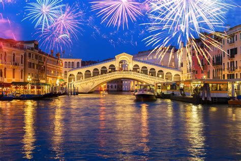 The History of Rialto Bridge   The Oldest Bridge in Venice | IDC