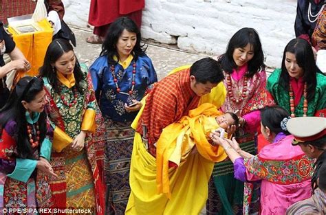 The King and Queen of Bhutan release new image of their ...
