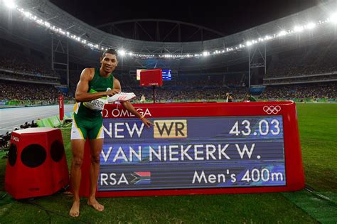 The night Wayde van Niekerk broke Michael Johnson s 400m world record ...