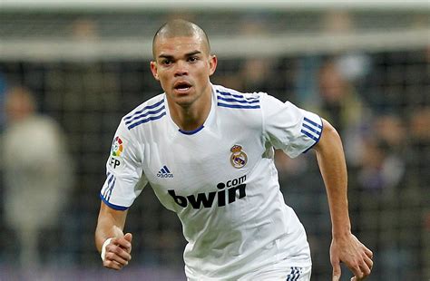 The player of Real Madrid Pepe on the field wallpapers and ...