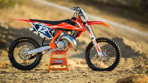 THE RAW SOUND OF A KTM 125SX TWO STROKE ON THE EDGE ...