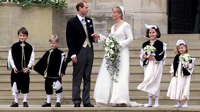 The Royal Order of Sartorial Splendor: Wedding Wednesday: The Countess ...
