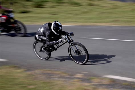 The Yasujiro Speedbike :: Asphalt Gravity Concept Bike ...