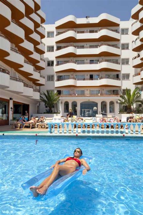 There are two blocks of apartments: Mar y Playa I, totally ...