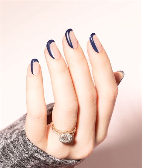 These Navy Blue Nails Flip the Script on the French Manicure Trend ...