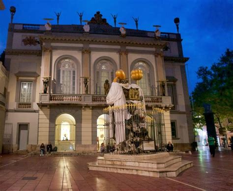 Things to do in Figueres   Visit the Dalí Theatre Museum