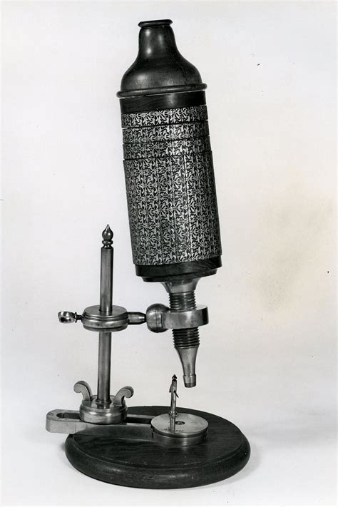 Throwback Thursday: This is a Robert Hooke microscope from ...