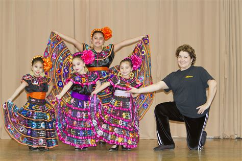 Tierra Blanca ofrece a la comunidad bailes típicos de distintos países ...