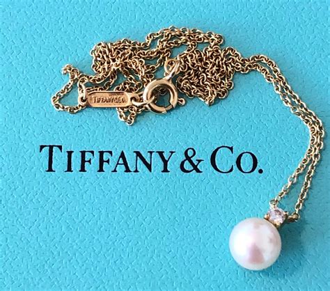 Tiffany & Co. 0.05tcw Diamond 6.5mm Pearl Necklace Pendant 18ct Yellow ...