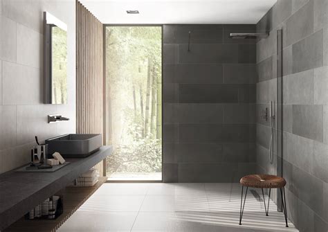 Tiles to decorate a bathroom in dark colours | Roca Life