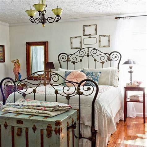 Tips and Ideas for Decorating a Bedroom in Vintage Style