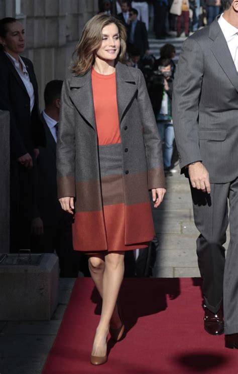 Todos los  looks  de la Reina Letizia en su visita a ...