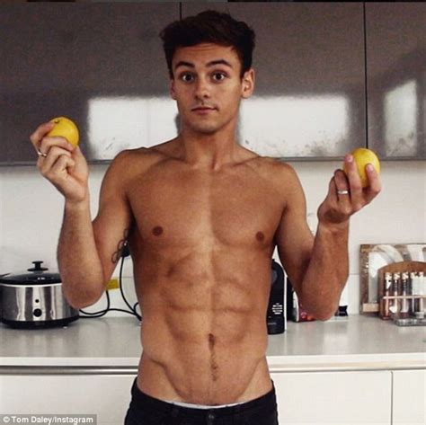 Tom Daley shows off his muscular physique in shirtless ...