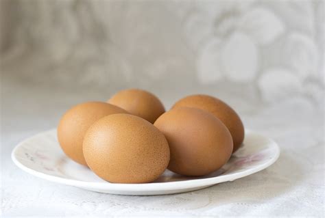 ¿Tomar huevos aumenta el colesterol? | Naturally Natalia