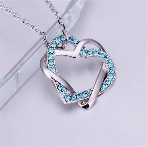 Top 10 Best Necklaces for the Woman You Love | Shopcalypse.com