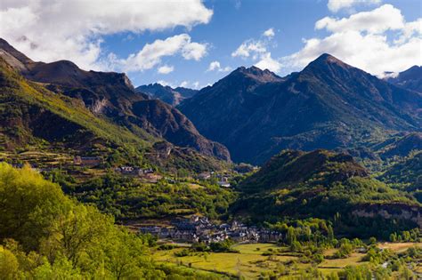 Top 20 montañas de España para visitar en verano_Spanish ...