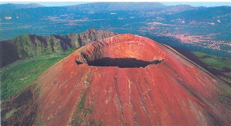 TOPuri RO: Top 10 Most Dangerous Volcanoes in the World