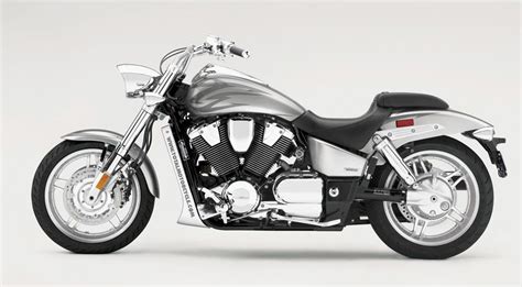 Total Motorcycle Website   2005 Honda VTX1800F Spec 2