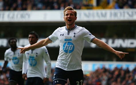 Tottenham Hotspur Starlet Harry Kane Signs New Contract ...