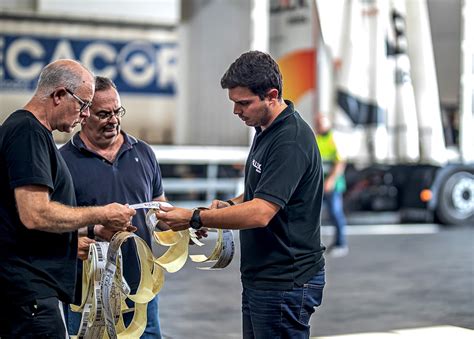 Trabaja con nosotros   Transportes Hermanos Navarro