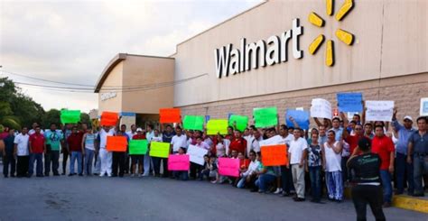 Trabajadores de Walmart alistan huelga en México
