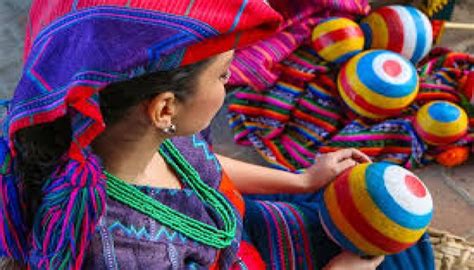 Tradiciones de Guatemala: Creencias, Fiestas, Costumbres, Comidas