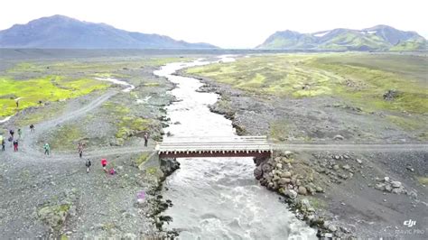 Trekking de LAUGAVEGUR en Islandia a vista de drone   YouTube