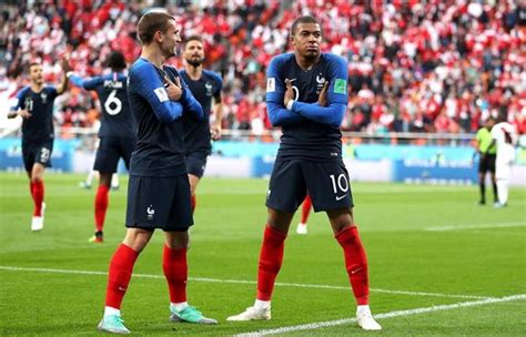 Tres de cada cuatro futbolistas franceses temen jugar por ...