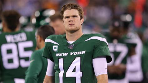 Twitter reacts to Sam Darnold  seeing ghosts  during Jets ...