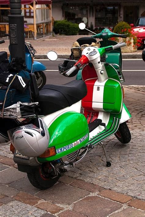 Typisch Italia   Vespa | Vespa vintage, Vespa vintage italy, Vespa