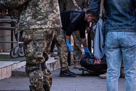 Ucrania denuncia cinco muertos por un nuevo ataque de Rusia sobre una ...