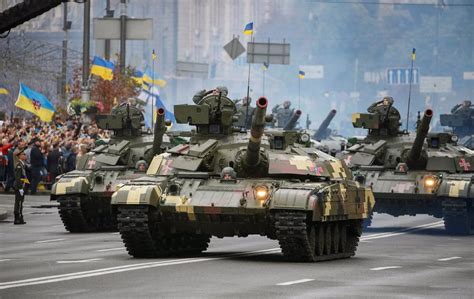 Ucrania presume de fuerza militar el día de la Independencia ante ...