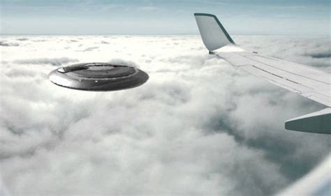 UFOS LATEST: Craft flew over TWO US passenger jets ...
