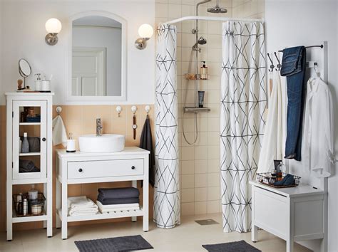 Un baño ordenado con almacenaje cerrado   IKEA